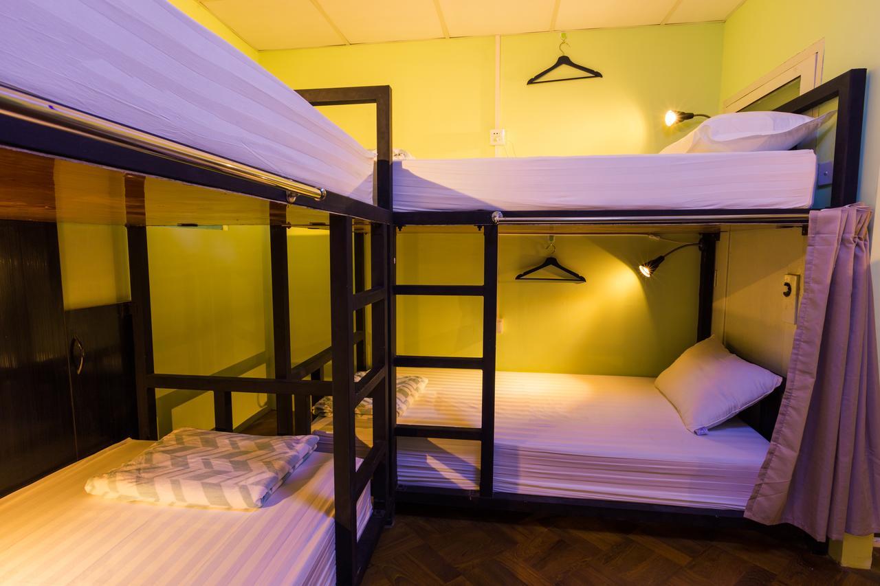 Little Monkey Hostel Yangon Exterior foto
