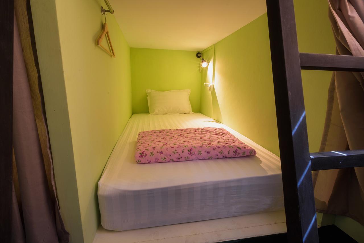 Little Monkey Hostel Yangon Exterior foto