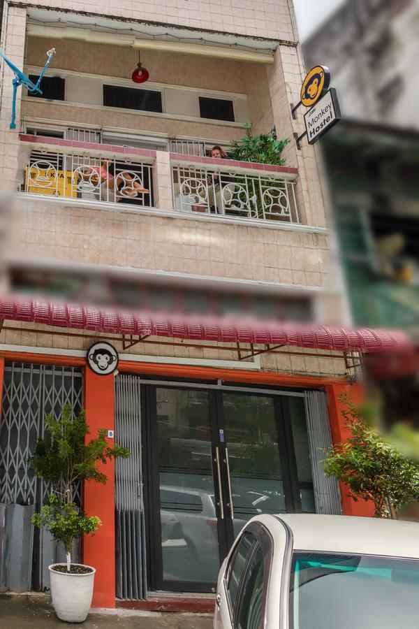 Little Monkey Hostel Yangon Exterior foto