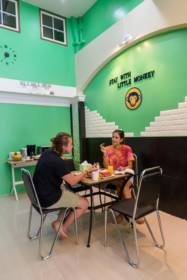 Little Monkey Hostel Yangon Exterior foto