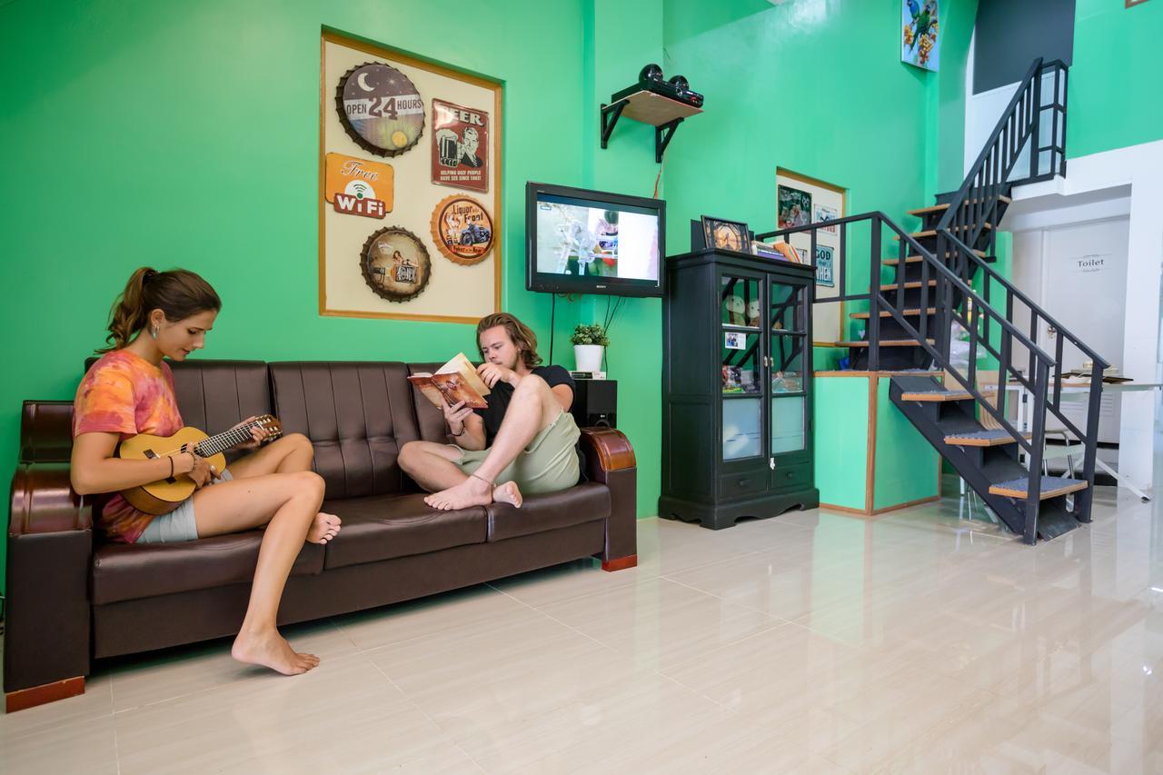 Little Monkey Hostel Yangon Exterior foto