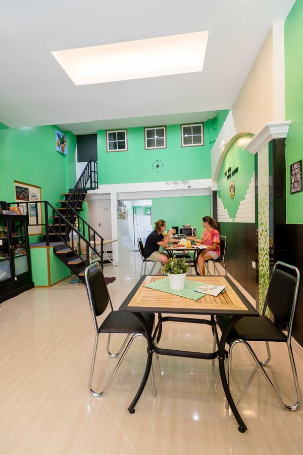 Little Monkey Hostel Yangon Exterior foto