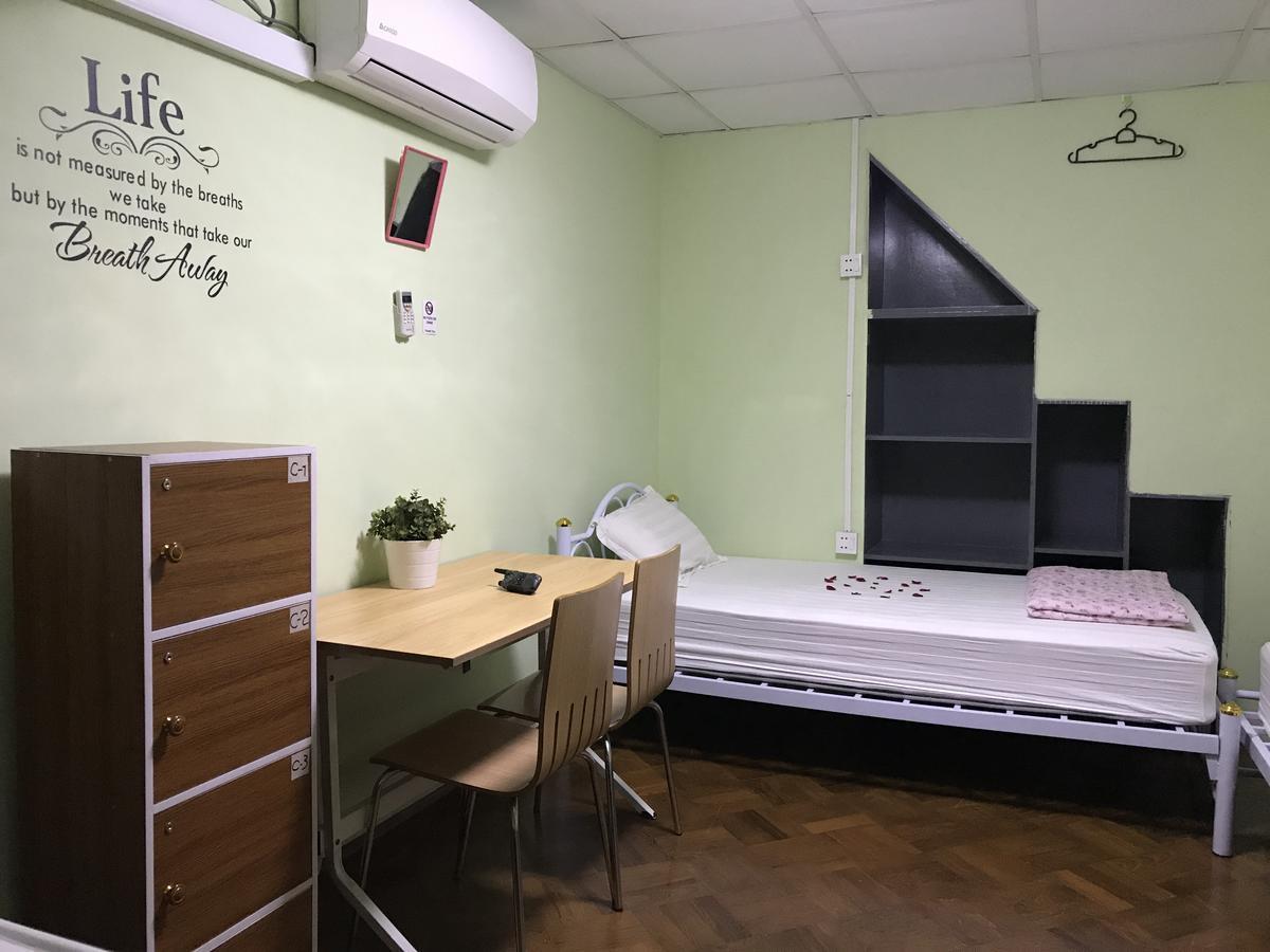 Little Monkey Hostel Yangon Exterior foto