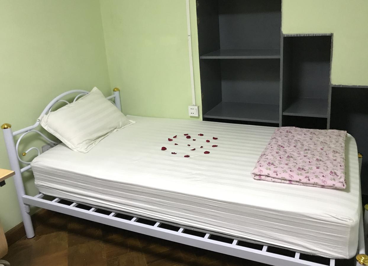 Little Monkey Hostel Yangon Exterior foto